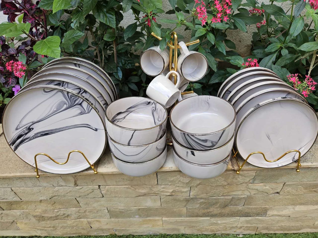 24 Piece Ceramic Round Marbled Dinner Set