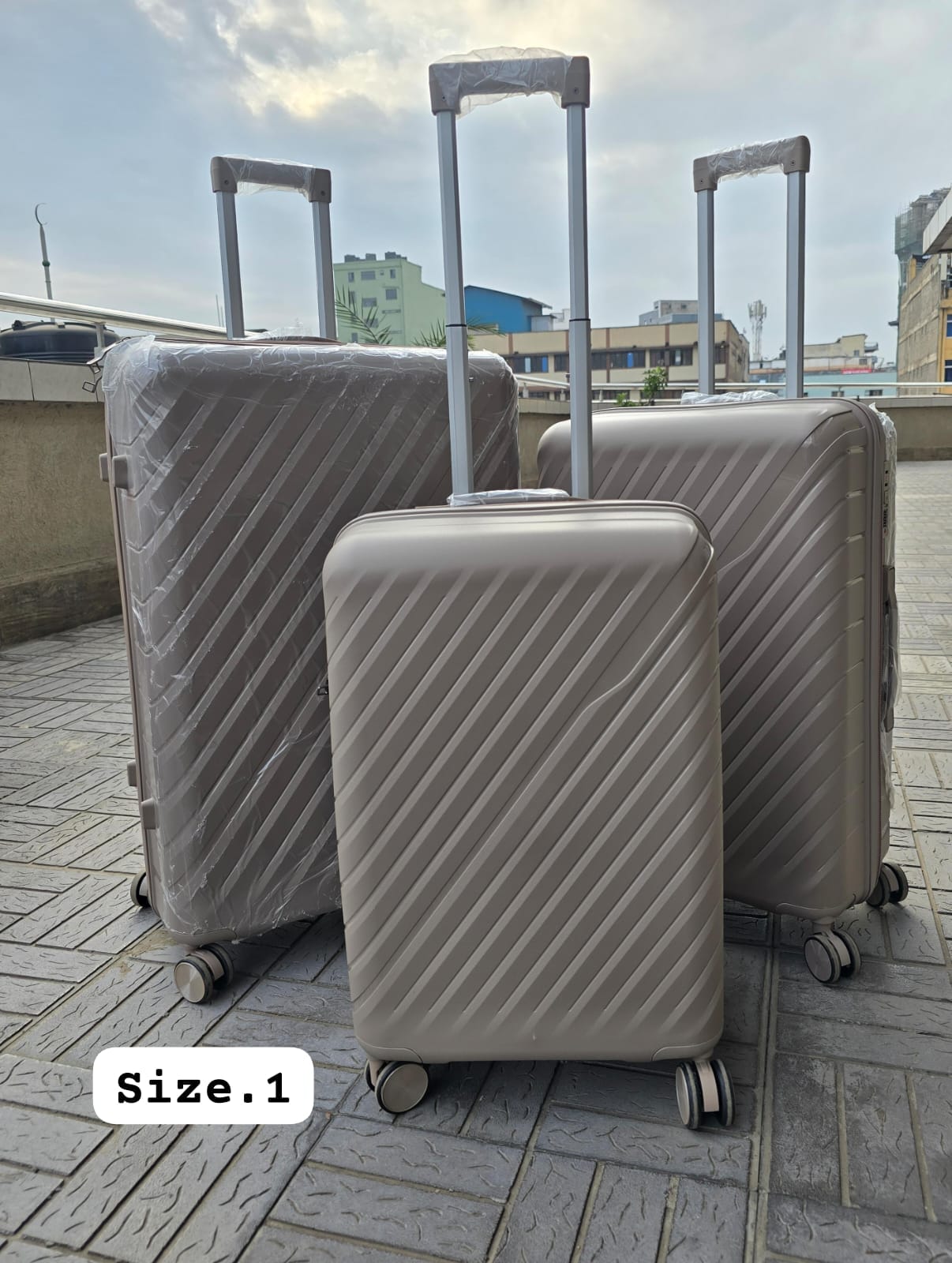3 in 1 Luxurious unbreakable Suitcase