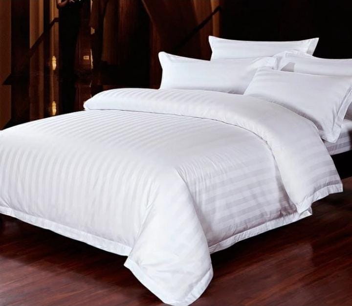 White Striped Binded Duvet Set Size 6x7 Includes Duvet Cover, Bedsheet, and 2 Pillow Cases Elegant and Comfortable