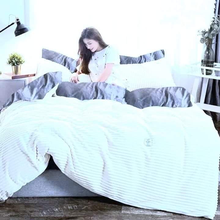 6 X 7 Velvet Duvet Sets inclusive of 2pillow cases and a sheet